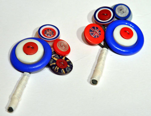 Mod-inspired buttonholes by Charlie Laurie Designs