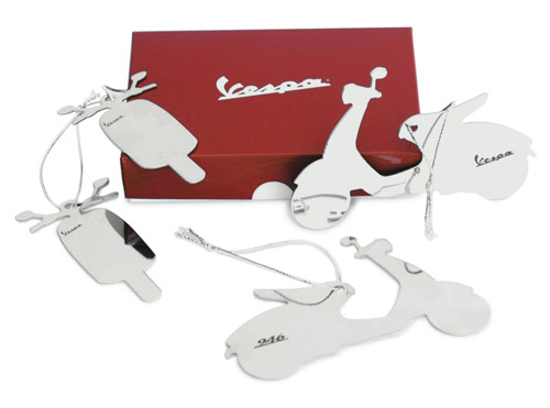 Vespa goes festive: Vespa Christmas tree decorations