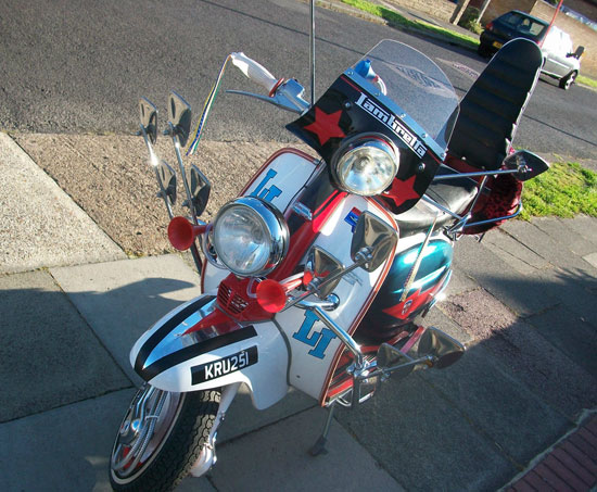 Quadrophenia replica Lambretta Li 125 scooter signed by Phil Daniels