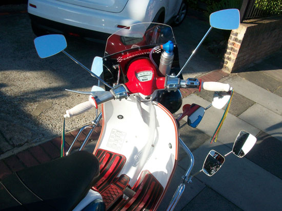 Quadrophenia replica Lambretta Li 125 scooter signed by Phil Daniels