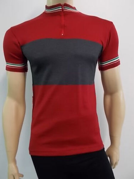 Affordable vintage cycling tops by 3M Caverni